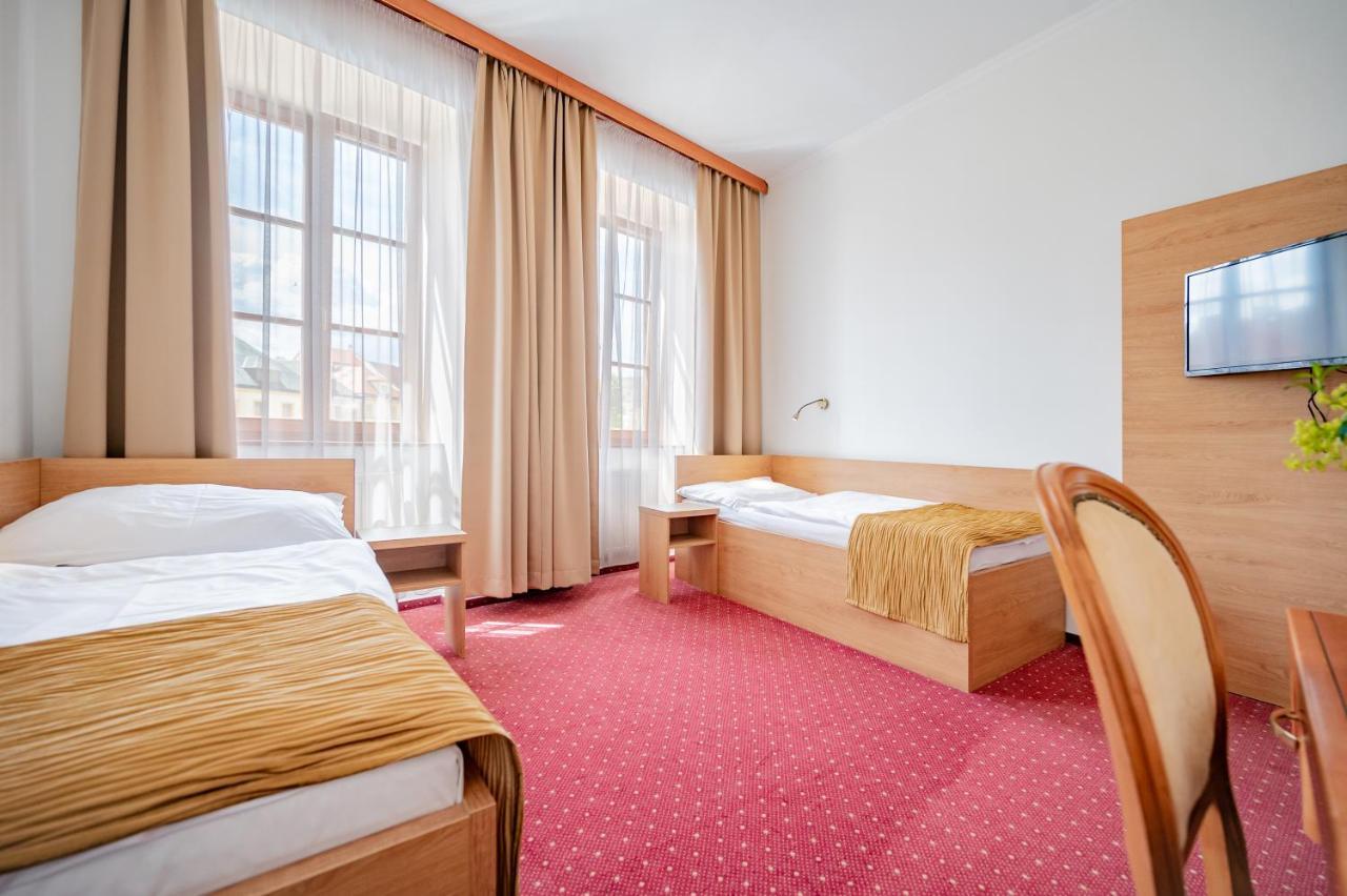 Hotel U Kralovny Elisky Hradec Kralove Exterior photo