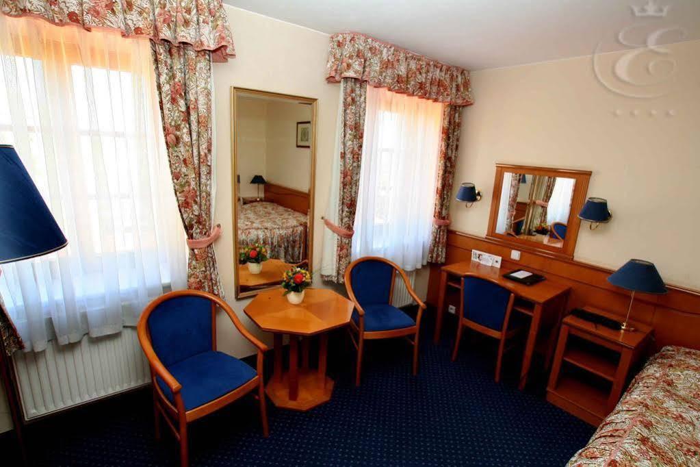 Hotel U Kralovny Elisky Hradec Kralove Exterior photo